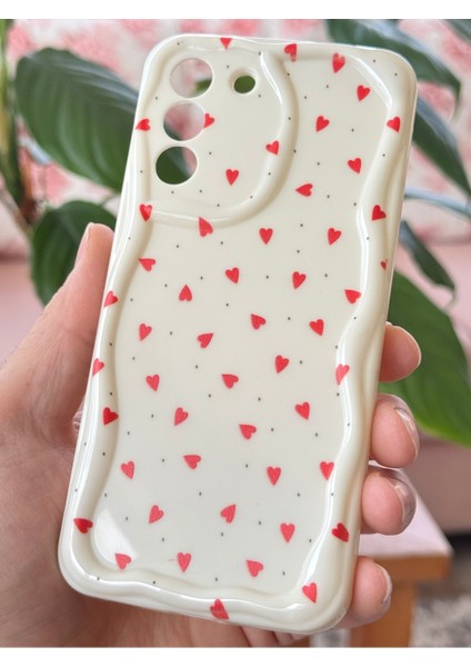 Samsung Galaxy S21 Fe Kılıf Kamera Korumalı Dalga Kenarlı Kırmızı Kalp Desenli Silikon Kapak modelleri