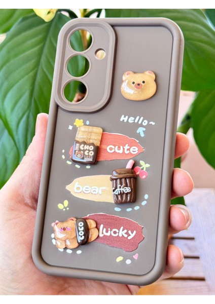 Samsung Galaxy S24 Kılıf Tasarımlı Desenli Kamera Korumalı Ayıcık Kahve Yumuşak Silikon Kapak