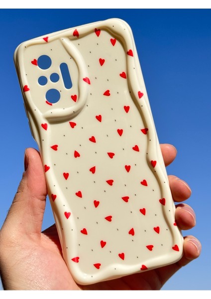 Xiaomi Redmi Note 10 Pro Kılıf Kamera Korumalı Dalga Kenarlı Kırmızı Kalp Desenli Silikon Kapak