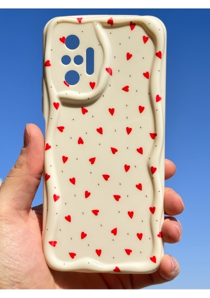Xiaomi Redmi Note 10 Pro Kılıf Kamera Korumalı Dalga Kenarlı Kırmızı Kalp Desenli Silikon Kapak