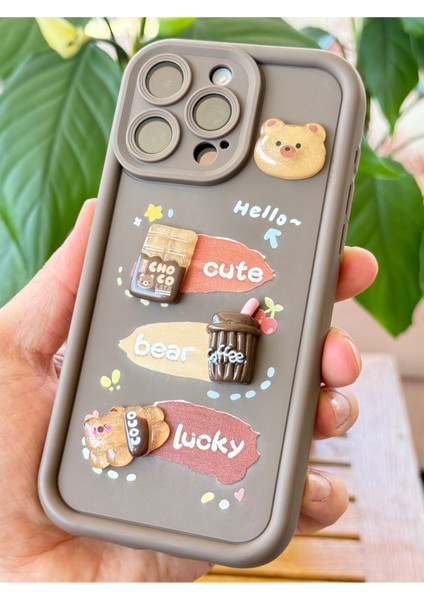 Apple iPhone 16 Pro Max Kılıf Tasarımlı Desenli Kamera Korumalı Ayıcık Kahve Yumuşak Silikon Kapak