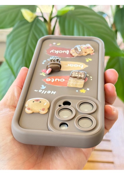 Apple iPhone 16 Pro Kılıf Tasarımlı Desenli Kamera Korumalı Ayıcık Kahve Yumuşak Silikon Kapak