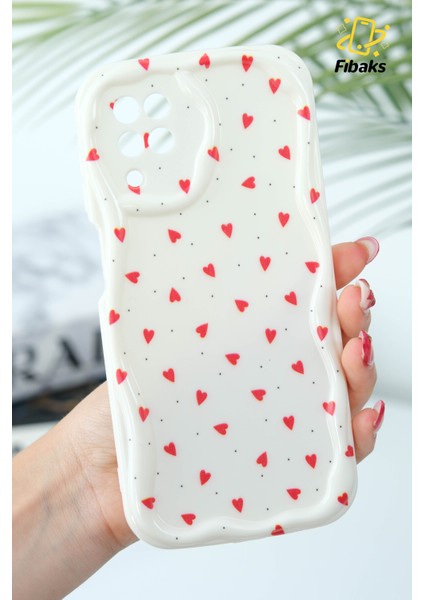 Samsung Galaxy A12 - M12 Kılıf Kamera Korumalı Dalga Kenarlı Kırmızı Kalp Desenli Silikon Kapak