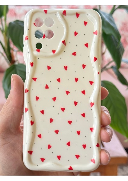 Samsung Galaxy A12 - M12 Kılıf Kamera Korumalı Dalga Kenarlı Kırmızı Kalp Desenli Silikon Kapak modelleri