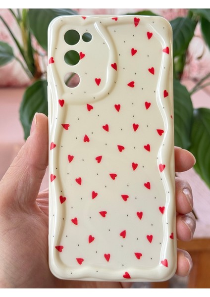 Samsung Galaxy S20 Fe Kılıf Kamera Korumalı Dalga Kenarlı Kırmızı Kalp Desenli Silikon Kapak modelleri