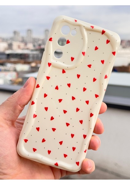 Samsung Galaxy S20 Fe Kılıf Kamera Korumalı Dalga Kenarlı Kırmızı Kalp Desenli Silikon Kapak