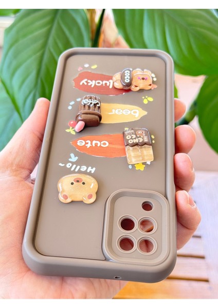 Samsung Galaxy A12/M12 Kılıf Tasarımlı Desenli Kamera Korumalı Ayıcık Kahve Renkli Yumuşak Silikon