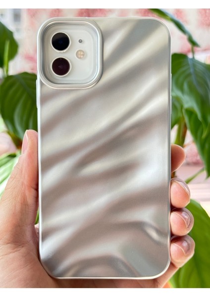 Apple iPhone 11 Kılıf Parlak Kabartmalı Dalga Tasarımlı Desenli Gümüş Darbe Emici Silikon Kapak modelleri