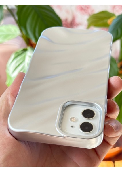 Apple iPhone 11 Kılıf Parlak Kabartmalı Dalga Tasarımlı Desenli Gümüş Darbe Emici Silikon Kapak