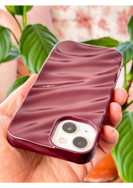 Apple iPhone 13 - 14 - 15 Kılıf Parlak Kabartmalı Dalga Tasarımlı Desenli Mürdüm Darbe Emici Silikon Kapak indirimleri
