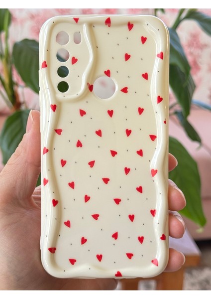 Xiaomi Redmi Note 8 Kılıf Kamera Korumalı Dalga Kenarlı Kırmızı Kalp Desenli Silikon Kapak modelleri