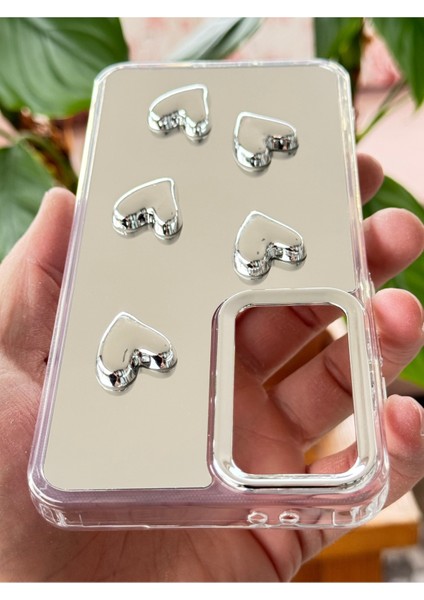 Samsung Galaxy S24 Fe Uyumlu Kılıf Aynalı Gümüş 3D Kalp Desenli Darbe Emici Silikon Kapak