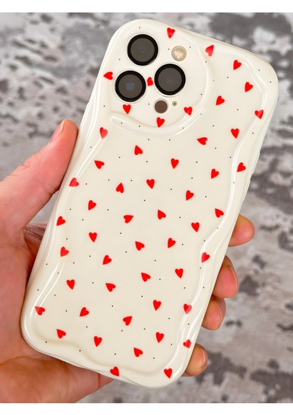 Apple iPhone 15 Pro Max Kılıf Kamera Korumalı Dalga Kenarlı Kırmızı Kalp Desenli Silikon Kapak