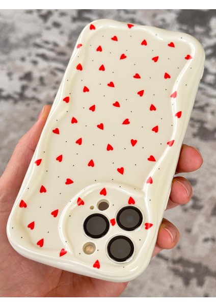 iPhone 11 Pro Max Kılıf Kamera Korumalı Dalga Kenarlı Kırmızı Kalp Desenli Silikon Kapak