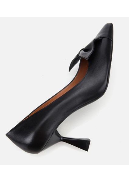 01AYH315460A100 KADIN Deri Siyah Fiyonk Detaylı Ince Topuklu Stiletto