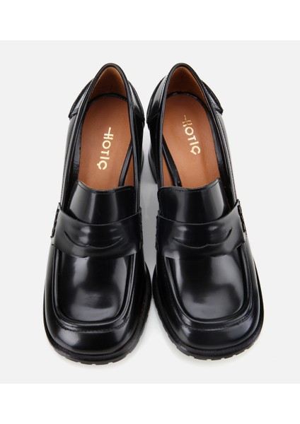 01AYH312770A100 KADIN Açma Deri Siyah Topuklu Klasik Loafer