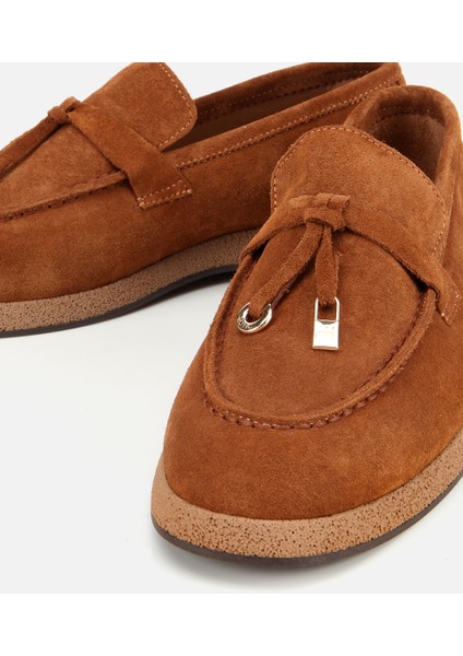 01AYH313260A370 KADIN Süet Deri Taba Gold Aksesuarlı Klasik Loafer modelleri