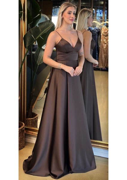 Kahverengi Ip Askılı Sırt Dekolteli Anvelop Yırtmaçlı Kloş Etekli Saten Uzun Abiye Elbise 6777 modelleri