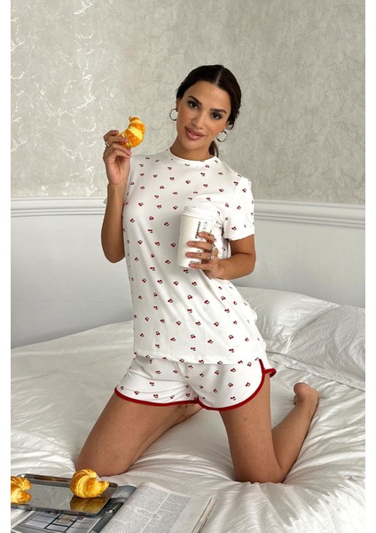 Kadın Kiraz Desenli Şortlu Pamuklu Yumuşak Dokulu Pijama Takımı