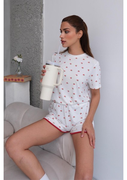 Kadın Kiraz Desenli Şortlu Pamuklu Yumuşak Dokulu Pijama Takımı modelleri