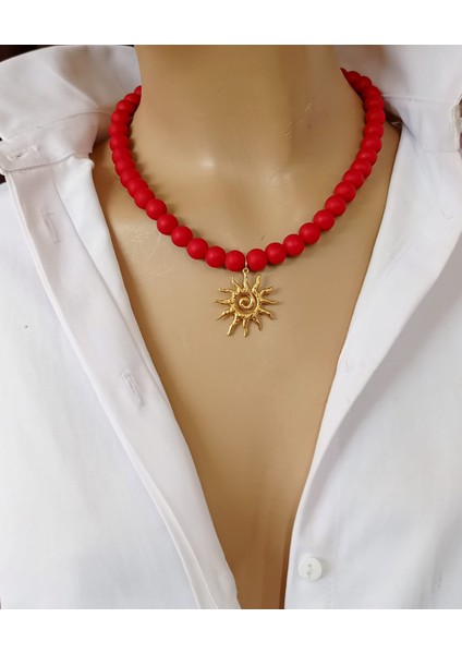 Kırmızı Mat Cam Boncuk Güneş Kolye – 42 cm Çelik Uçlu