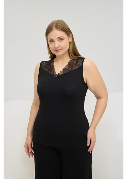 Kadın Büyük Beden Siyah Sıfır Kollu V Yaka Dantel Detaylı Kapri Pijama Takımı C4T7N761 fiyatları