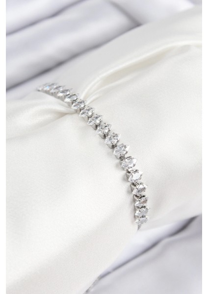 Bfs Pirinç Zirkon Taşlı Damla Model Gümüş Renk Asansörlü Kadın Bileklik