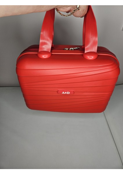 Şık Kırmızı Makaj ve Seyahat Çantası, Hafif ve Kullanışlı Tasarım fiyatları