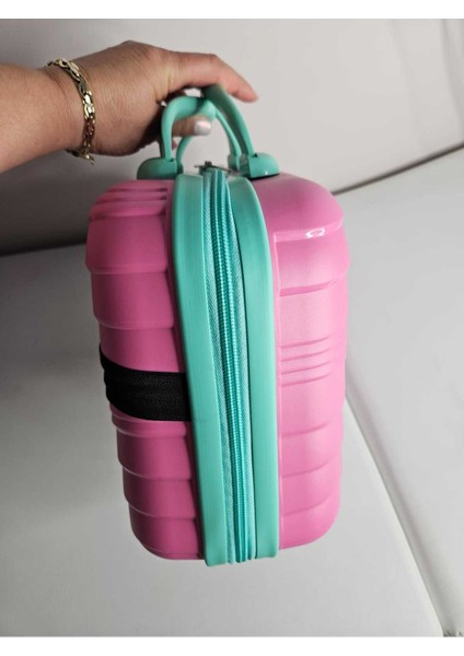 Şık ve Pratik Pembe Seyahat ve Makyaj Çantası, Hafif ve Kullanışlı Tasarım modelleri