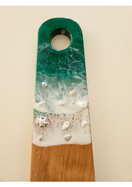 El Yapımı Doğal Ceviz Ağacı Epoksi Sunumluk – Deniz Temalı Yeşil&Beyaz Tasarım