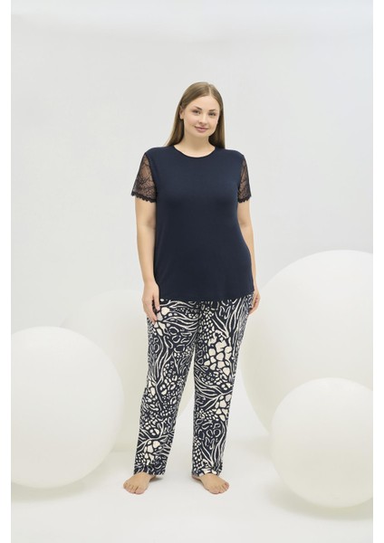 Kadın Büyük Beden Lacivert Dantel Detaylı Bisiklet Yaka Kısa Kollu Pijama Takımı C9T1N761
