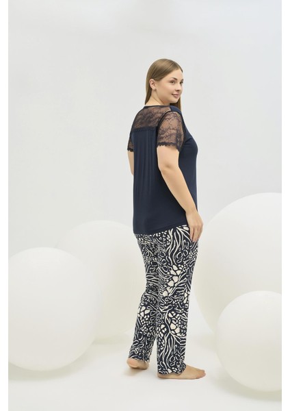 Kadın Büyük Beden Lacivert Dantel Detaylı Bisiklet Yaka Kısa Kollu Pijama Takımı C9T1N761 modelleri