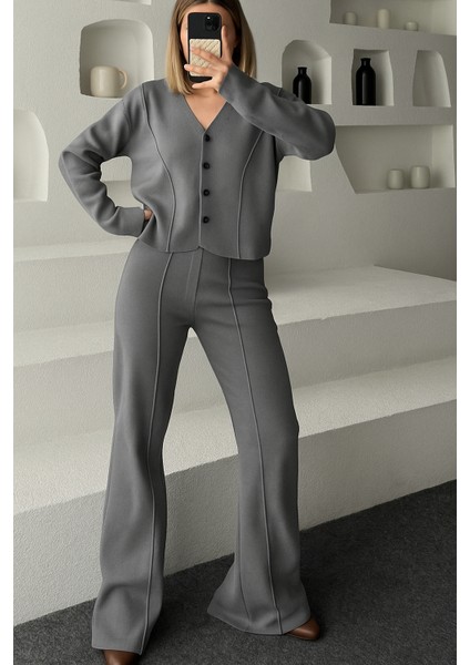 Kadın Triko Pantolonlu Takım Düğmeli Crop Hırka Modeli