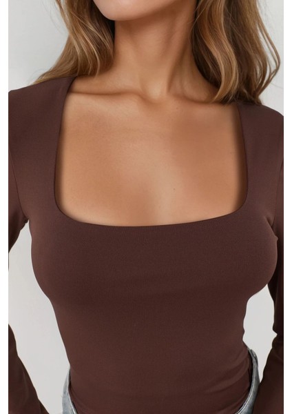 Kadın Slim Fit Kare Yaka Esnek Üst Koyu Mocha Kahve fırsatları