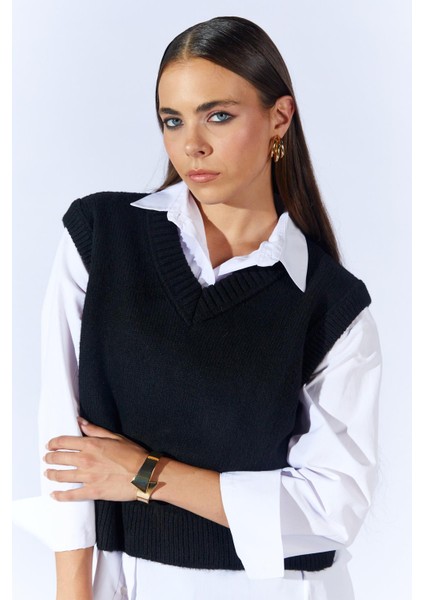 Kadın Siyah V Yakalı Basic Süveter indirimleri