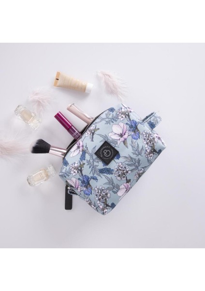 Mavi Çiçek Desenli Makyaj ve Kozmetik Çantası, Şık ve Kullanışlı Tasarım