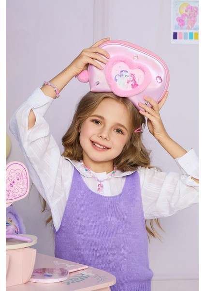 Pembe Kalp Şekilli Kozmetik Çantası, Renkli ve Şık Tasarım modelleri