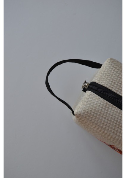 Şık Kaplan Baskılı Makyaj Çantası, Bej Renkli, Hafif ve Kullanışlı Tasarım fiyatları