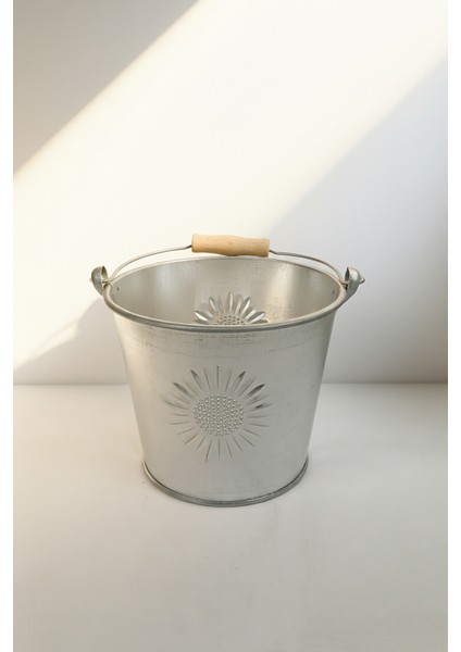Metal Çok Amaçlı 2.3 Litre Güneş Kabartmalı Mini Kova - Dekoratif Saklama Kabı (14 cm)
