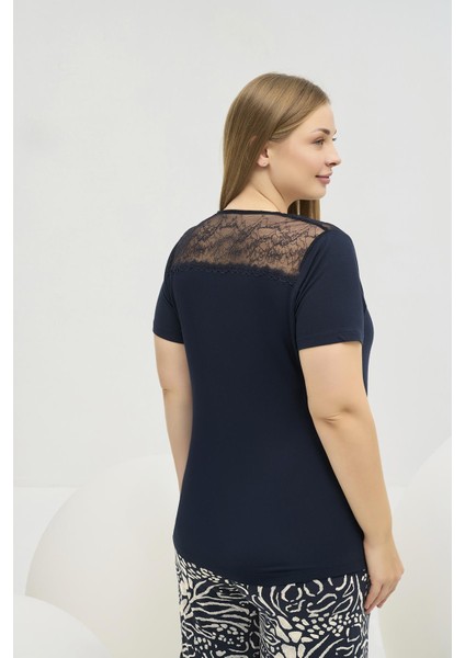 Kadın Büyük Beden Lacivert Dantel Detaylı Bisiklet Yaka Kısa Kollu Kapri Pijama Takımı C0T2N761 indirimleri