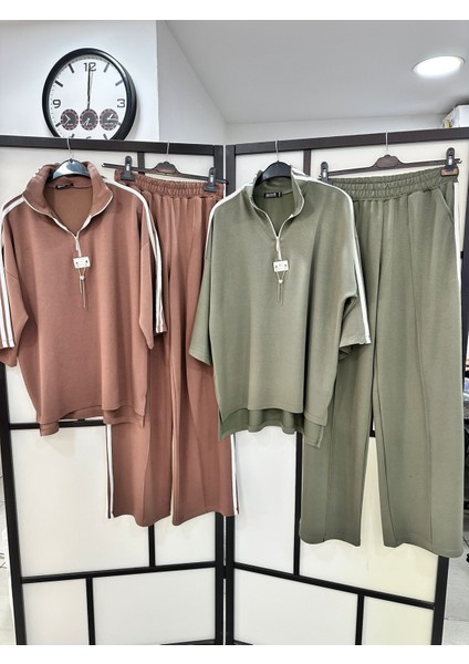 Buketli Kadın Şeritli Armalı Detaylı Kadın Eşofman Takım