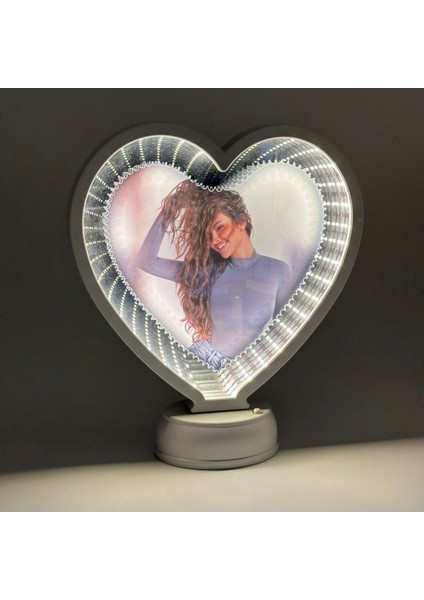 Çok Renkli Sihirli Kalp Ayna, Derinlik Gösteren Dekoratif Parlaklık