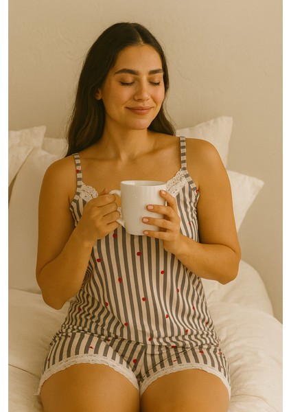 Milan Dantelli Şortlu Pijama Takımı