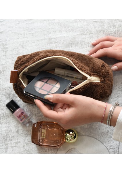 Küçük Peluş Makyaj Çantası, Şık ve Kullanışlı Tasarım, Kahverengi Renk modelleri
