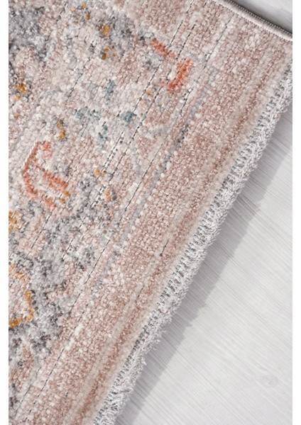 Retrova Halı Koleksiyonu | Vintage Eskitme Desenli, 6 mm Ince Form, Tozumaz ve Kolay Temizlik