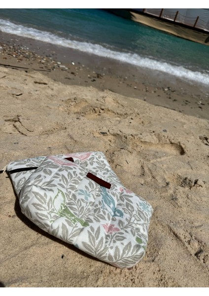 Canlı Mavi Kuş Desenli Şık Makyaj Çantası, Pratik ve Şık Tasarım modelleri