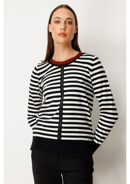 65370 Onteks Bluz Çizgili Önü Taşlı Yakası Renkli