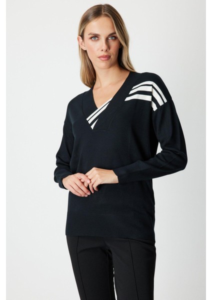 65327 Onteks Yakasında ve Omuzunda Şerit Detaylı Kazak modelleri