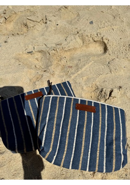 Mavi Çizgili Şık Makyaj Çantası, Pratik ve Şık Tasarım, Taşıması Kolay. fırsatları