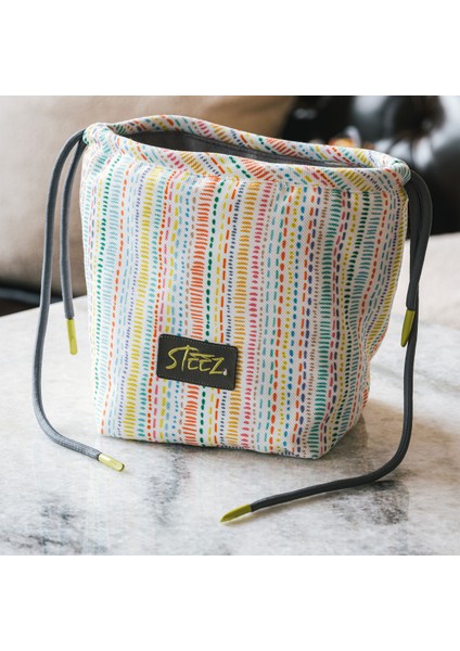 Beyaz Şık ve Hafif Seyahat Çantası, Pratik ve Şık Tasarım Ile. modelleri